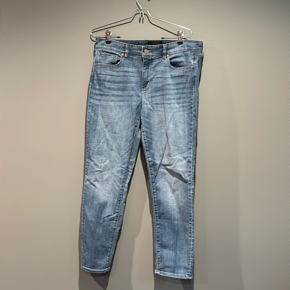 White House Black Market Straight Leg Mid Rise Girlfriend Jeans Size 10